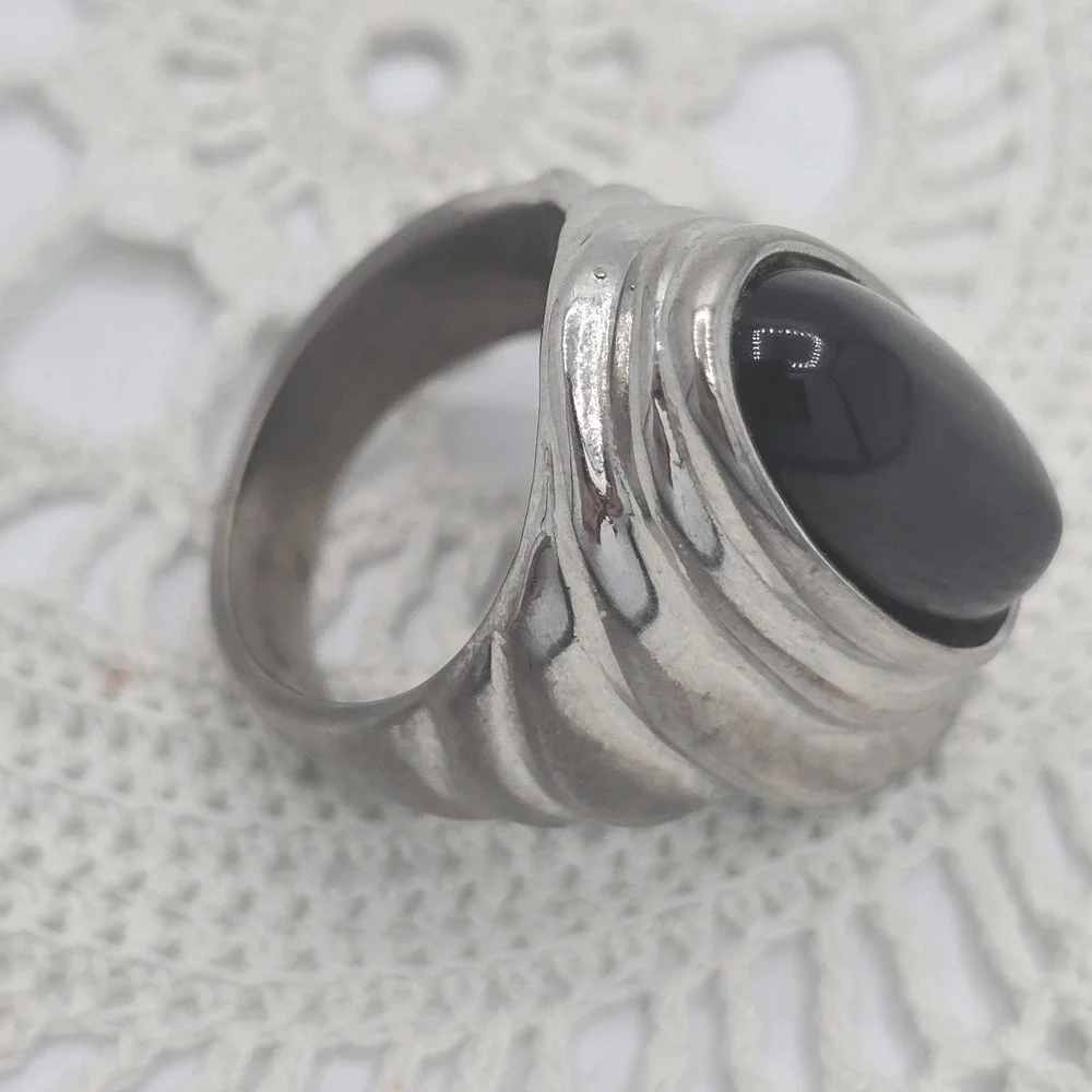 Vintage Ring Large Statement Oval Domed Pyramid Black Silver 18KGE